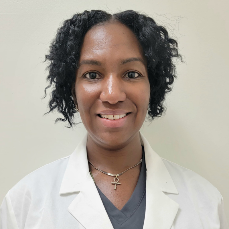 Wongu student intern Tichelle Harris at the student clinic